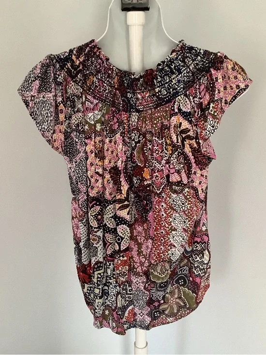 LOFT  Multicolor Floral Patchwork Flutter Sleeve Top Sz. MP - Picture 3 of 6